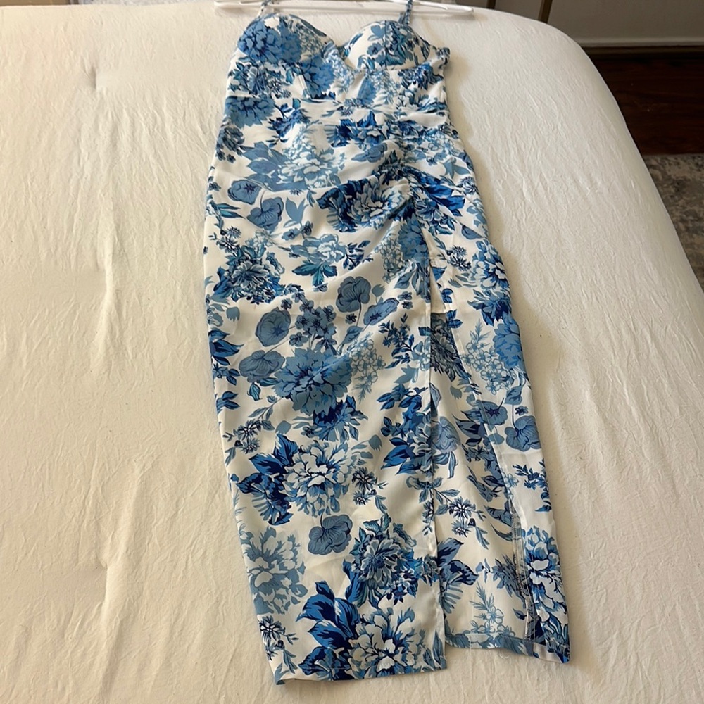 Floral Blue and White hello Molly Dress barely worn!!